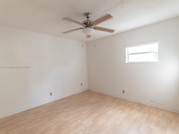 405 SW 78th Ter, North Lauderdale FL 33068