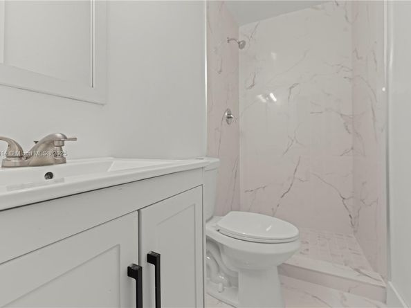 405 SW 78th Ter, North Lauderdale FL 33068