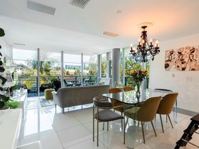 2950 NE 188th St 202, Aventura FL 33180