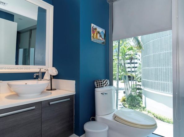 2950 NE 188th St 202, Aventura FL 33180