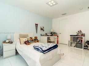 2950 NE 188th St 202, Aventura FL 33180