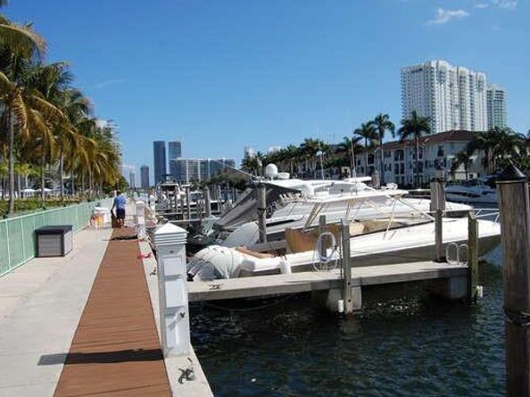 2950 NE 188th St 202, Aventura FL 33180