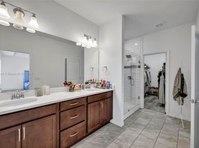 1083 Eucalyptus Dr, Hollywood FL 33021