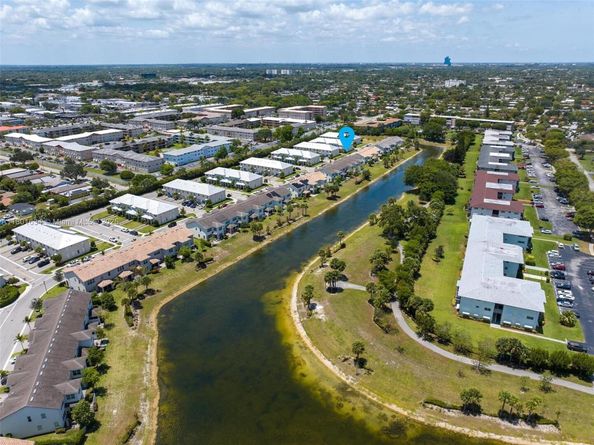 1083 Eucalyptus Dr, Hollywood FL 33021
