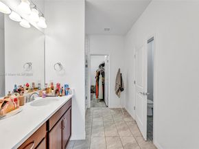 1083 Eucalyptus Dr, Hollywood FL 33021