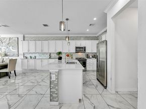 1083 Eucalyptus Dr, Hollywood FL 33021