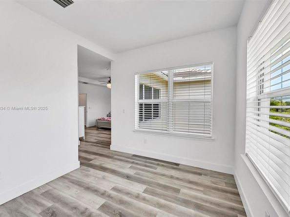 1083 Eucalyptus Dr, Hollywood FL 33021