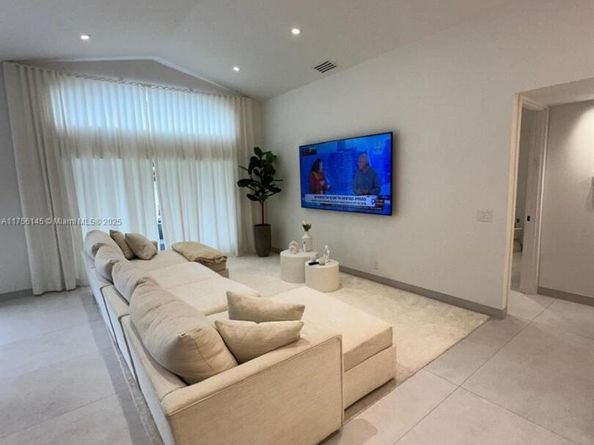 3380 SW 50th St, Hollywood FL 33312