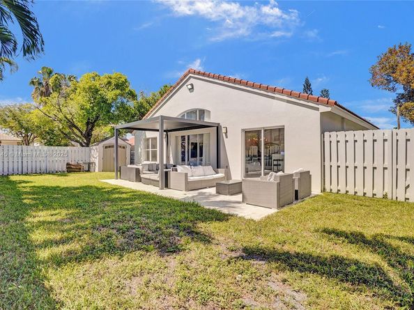 3380 SW 50th St, Hollywood FL 33312