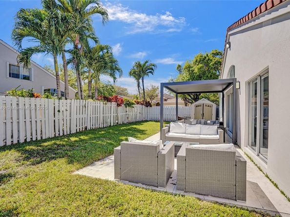 3380 SW 50th St, Hollywood FL 33312