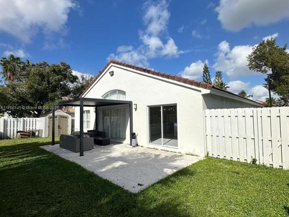3380 SW 50th St, Hollywood FL 33312