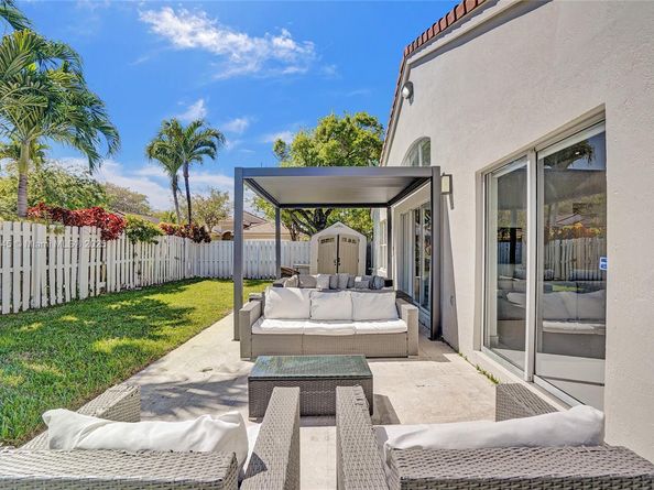 3380 SW 50th St, Hollywood FL 33312