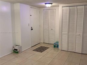 3680 Inverrary Dr 1T, Lauderhill FL 33319