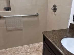 3680 Inverrary Dr 1T, Lauderhill FL 33319