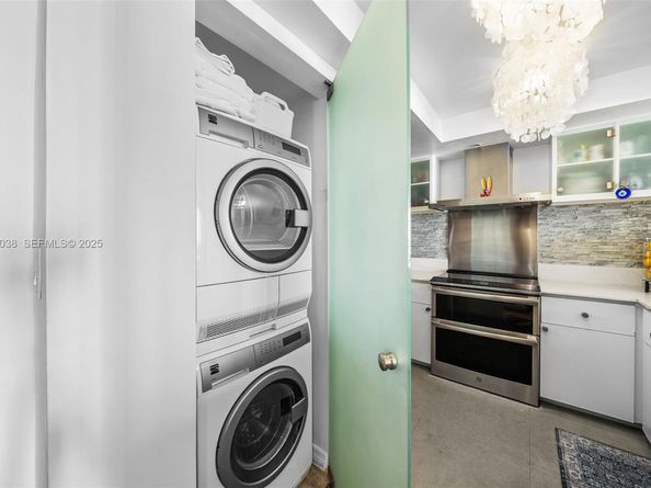 400 S Pointe Dr 2208, Miami Beach FL 33139