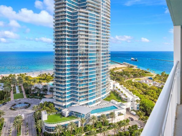 400 S Pointe Dr 2208, Miami Beach FL 33139