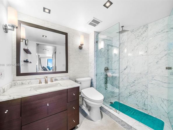 400 S Pointe Dr 2208, Miami Beach FL 33139