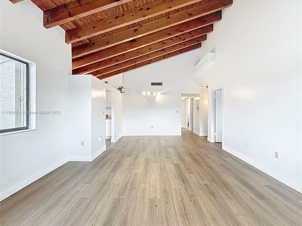 770 NW 106th Ave 8B43, Miami FL 33172