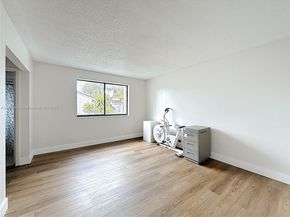 770 NW 106th Ave 8B43, Miami FL 33172
