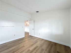 770 NW 106th Ave 8B43, Miami FL 33172