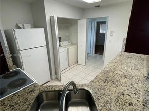 3457 NW 44th St 104, Oakland Park FL 33309