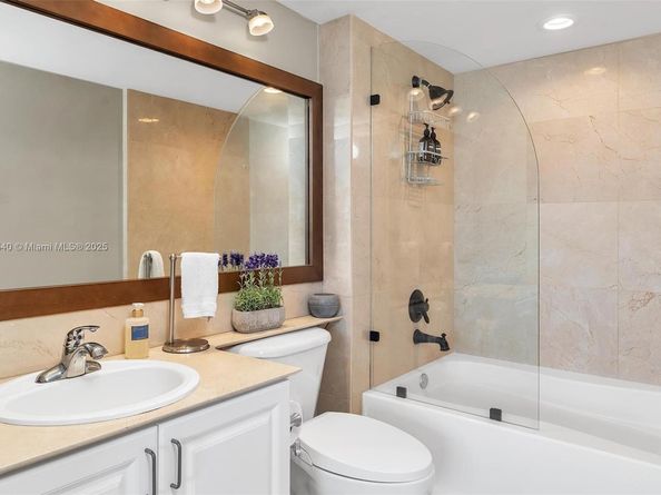1155 Brickell Bay Dr 710, Miami FL 33131