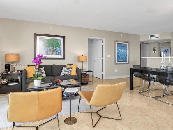 1155 Brickell Bay Dr 710, Miami FL 33131