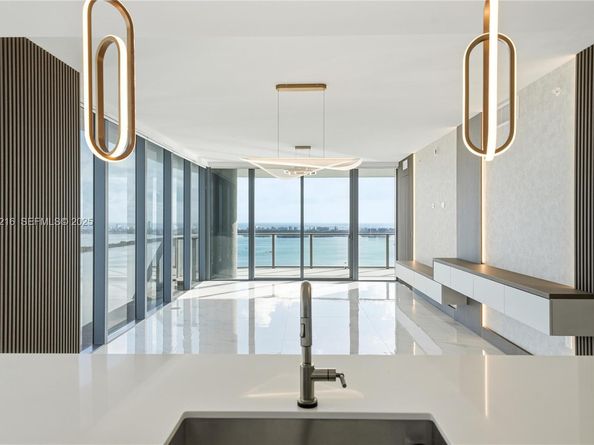 700 NE 24TH St 4801, Miami FL 33137