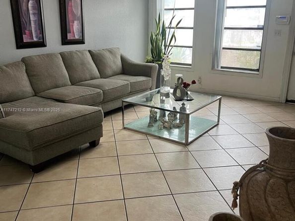 3057 Coral Springs Dr 102, Coral Springs FL 33065