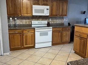3057 Coral Springs Dr 102, Coral Springs FL 33065