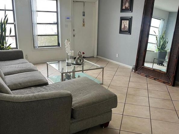 3057 Coral Springs Dr 102, Coral Springs FL 33065