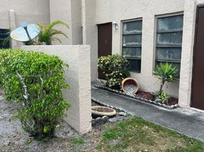 3057 Coral Springs Dr 102, Coral Springs FL 33065