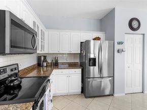 1071 NW 184th Ter, Pembroke Pines FL 33029