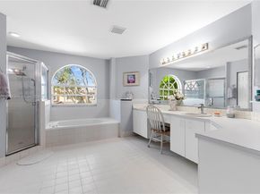 1071 NW 184th Ter, Pembroke Pines FL 33029