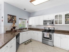 1071 NW 184th Ter, Pembroke Pines FL 33029