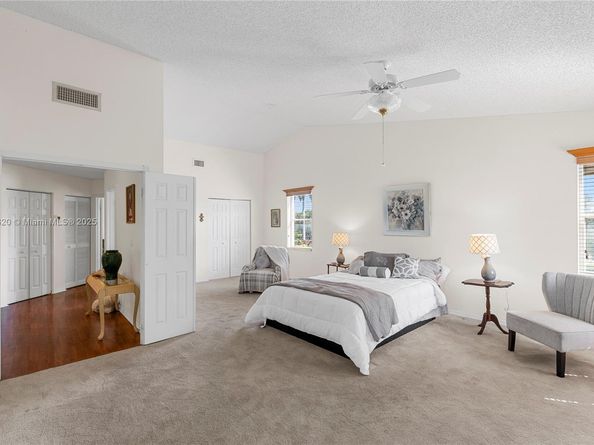 1071 NW 184th Ter, Pembroke Pines FL 33029