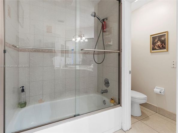 1071 NW 184th Ter, Pembroke Pines FL 33029