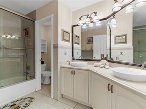 1071 NW 184th Ter, Pembroke Pines FL 33029