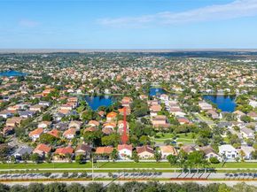 1071 NW 184th Ter, Pembroke Pines FL 33029