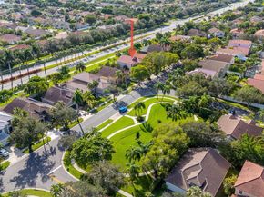 1071 NW 184th Ter, Pembroke Pines FL 33029