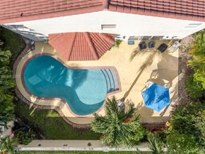 1071 NW 184th Ter, Pembroke Pines FL 33029
