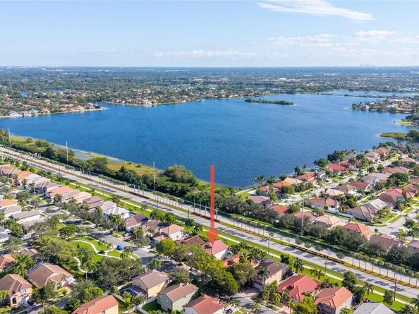 1071 NW 184th Ter, Pembroke Pines FL 33029