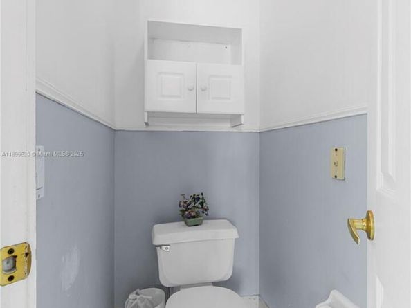 1071 NW 184th Ter, Pembroke Pines FL 33029