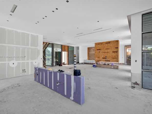 430 Royal Plaza Dr, Fort Lauderdale FL 33301