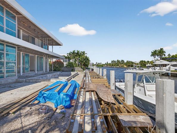 430 Royal Plaza Dr, Fort Lauderdale FL 33301