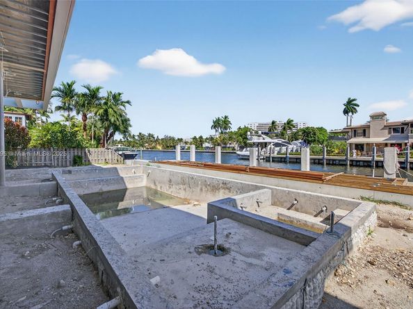 430 Royal Plaza Dr, Fort Lauderdale FL 33301