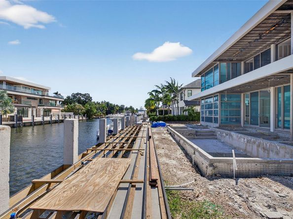 430 Royal Plaza Dr, Fort Lauderdale FL 33301