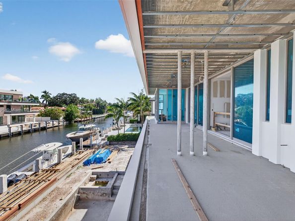 430 Royal Plaza Dr, Fort Lauderdale FL 33301