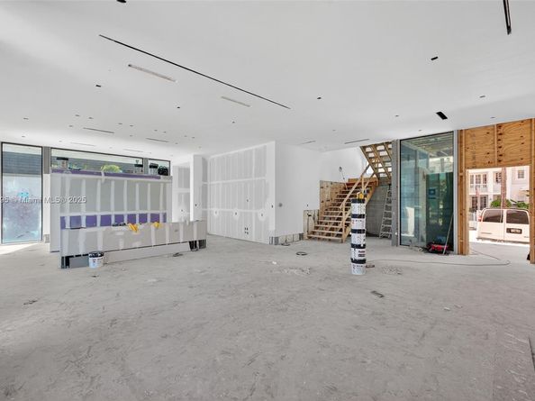 430 Royal Plaza Dr, Fort Lauderdale FL 33301