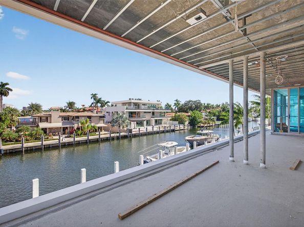 430 Royal Plaza Dr, Fort Lauderdale FL 33301